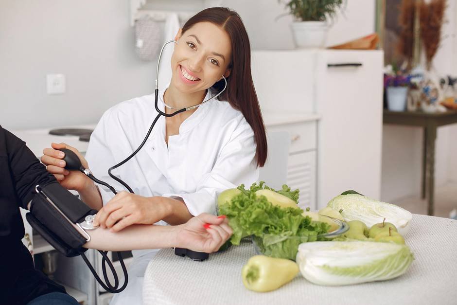 Clinical Nutritionist in Delhi: Personalized Diet Plans for Every Health Condition